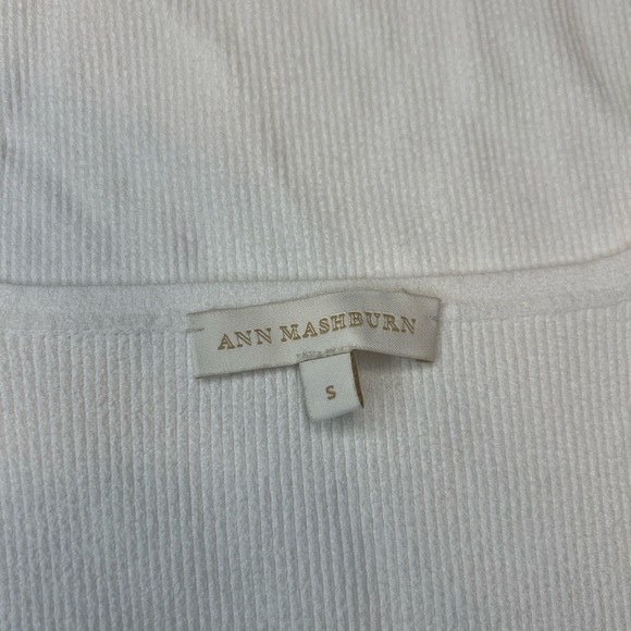 Ann Mashburn Ribbed Cream Tank Top - Size Small classic styling - Picture 9 of 9